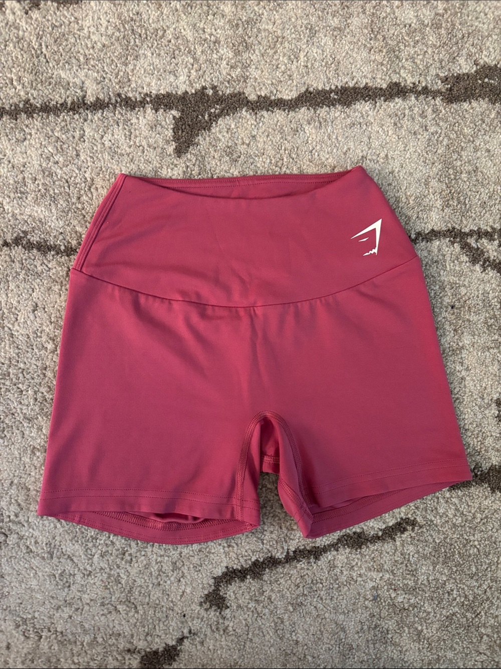 Gymshark - High Waisted Training Shorts Burgundy!!